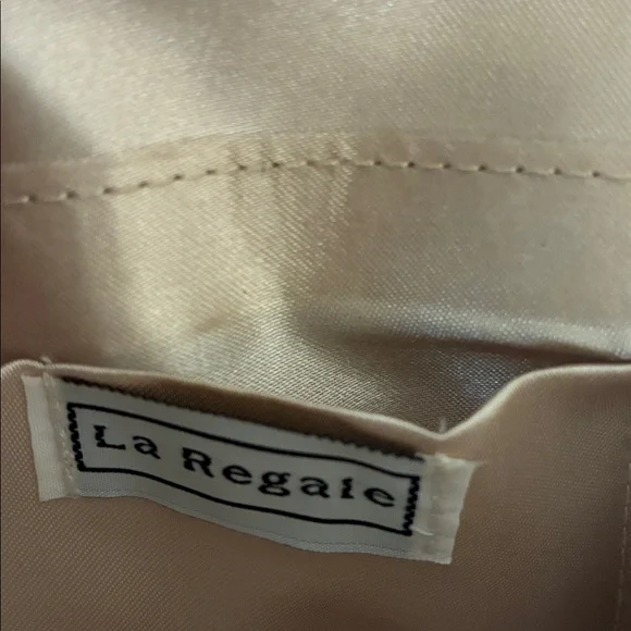 La Regale Elegant Tan Satin Clutch - Picture 2 of 4